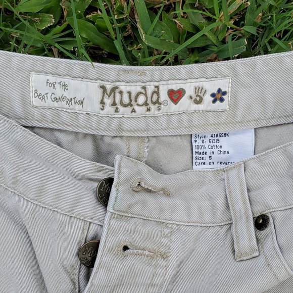 Mudd Shorts with Cute Detailing - Picture 2 of 4